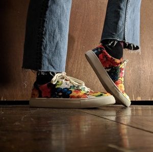 Flower print Nanette tennis shoes